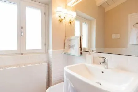 Di Punto In Bianco Home Βερόνα